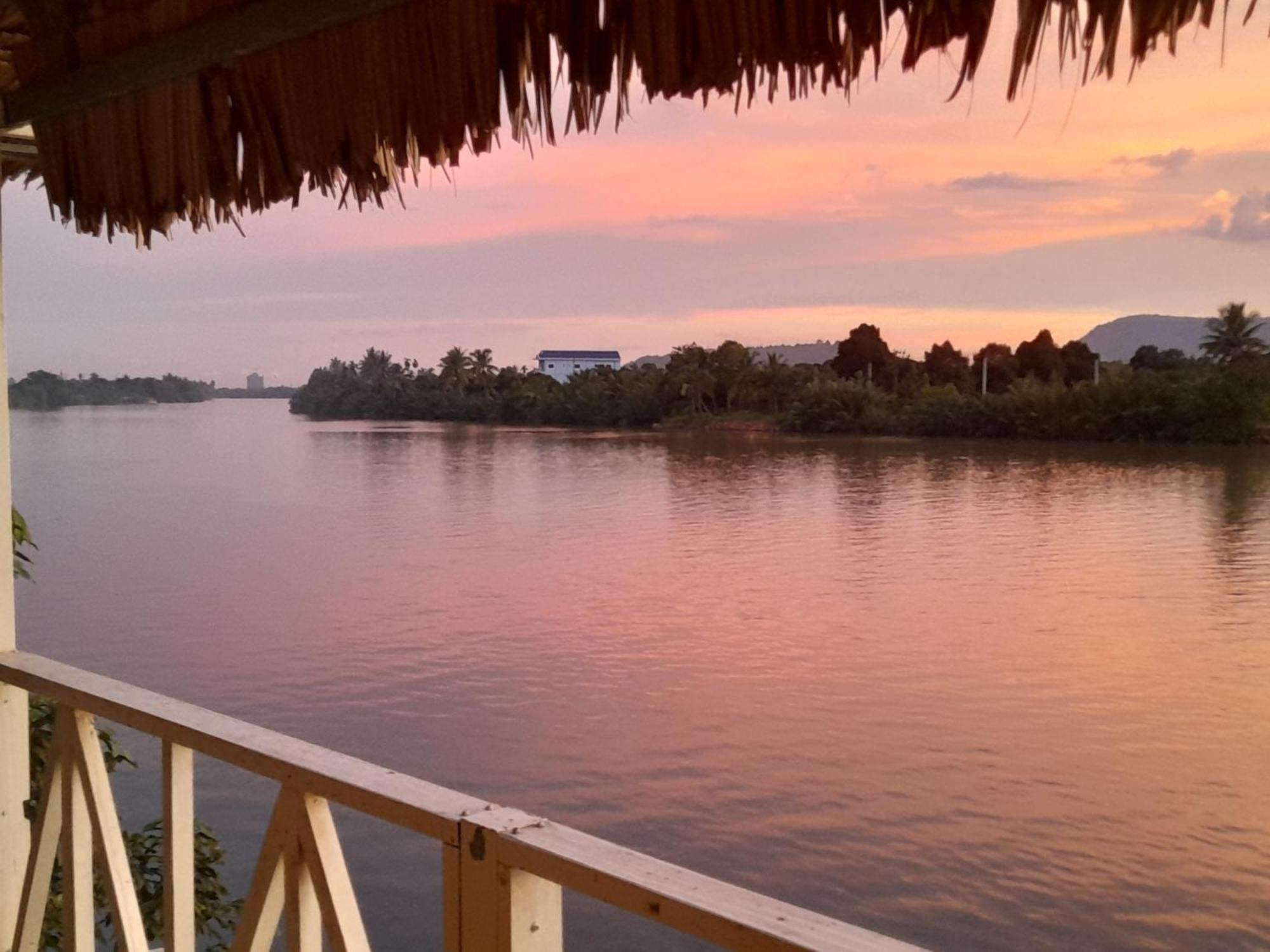 Green Mango Bungalows Kampot Buitenkant foto