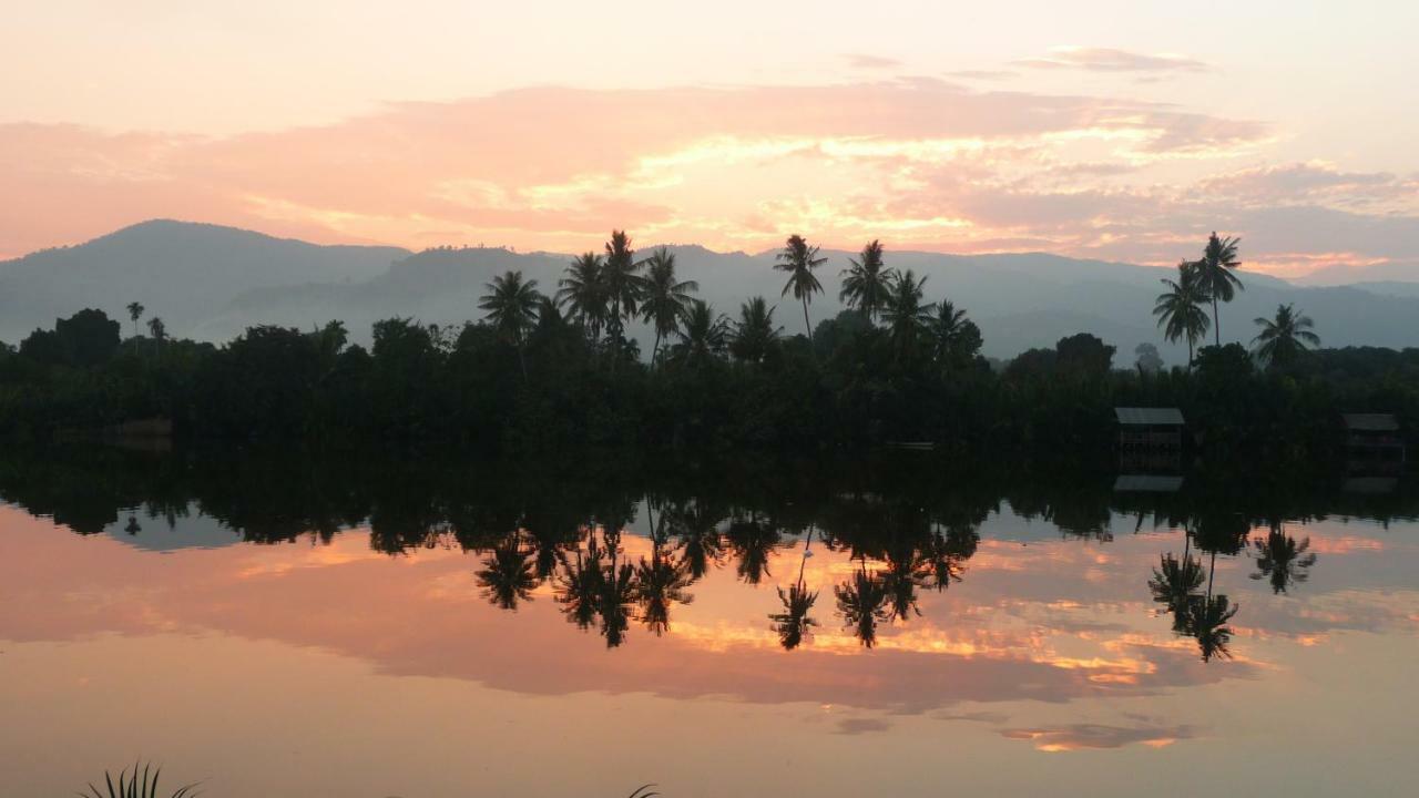 Green Mango Bungalows Kampot Buitenkant foto