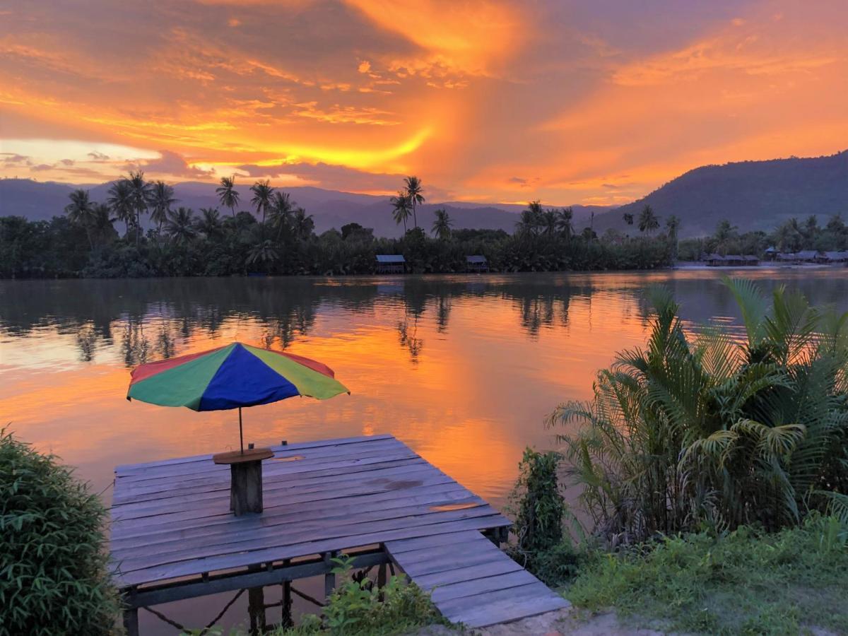 Green Mango Bungalows Kampot Buitenkant foto